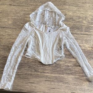 Elegant White Lace Women's Top Xs